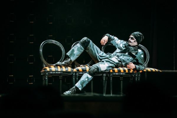 Илья Архипов везет премьеру музыкального шоу-спектакля «12 стульев» в Москву